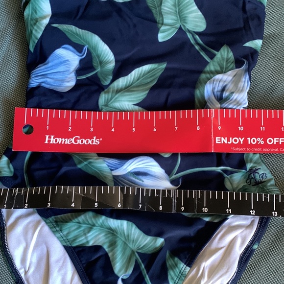 NEW Tommy Bahama swimming suit ,NO TAG,size 6 - Picture 9 of 12